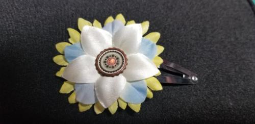 Flower Barrette Yellow/Blue Fancy Center