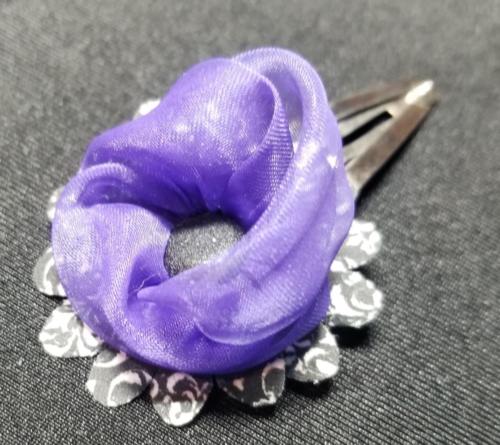 Flower Barrette Black, white, purple fluff
